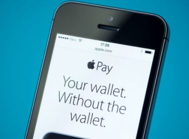 Apple tiến tới không gian thanh toán P2P - Máy in thẻ nhựa, máy dập nổi, đầu đọc thẻ nhựa