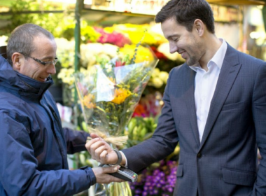 Barclaycard mở rộng thiết bị đeo thanh toán không tiếp xúc - Máy in thẻ nhựa, máy dập nổi, đầu đọc thẻ nhựa