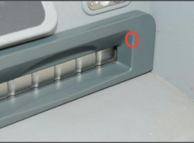 Cảnh sát London cảnh báo tình trạng ATM bị gắn camera siêu nhỏ - Máy in thẻ nhựa, máy dập nổi, đầu đọc thẻ nhựa