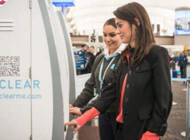 Hãng hàng không Delta thí điểm vé máy bay sinh trắc học mới - Máy in thẻ nhựa, máy dập nổi, đầu đọc thẻ nhựa