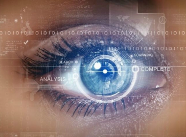 Ngân hàng Anh TSB cung cấp trình đăng nhập mống mắt di động cho khách hàng - Máy in thẻ nhựa, máy dập nổi, đầu đọc thẻ nhựa