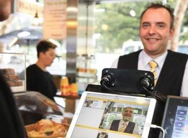 Thanh toán hóa đơn cafe bằng xác thực khuôn mặt tại Úc - Máy in thẻ nhựa, máy dập nổi, đầu đọc thẻ nhựa