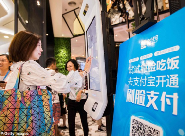 Trung Quốc lắp đặt hệ thống thanh toán nhận diện nụ cười - Máy in thẻ nhựa, máy dập nổi, đầu đọc thẻ nhựa