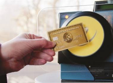 Amex ra mắt thẻ không tiếp xúc tại Trung Đông - Máy in thẻ nhựa, máy dập nổi, đầu đọc thẻ nhựa