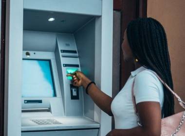 Dự báo thị trường ATM toàn cầu đạt 27,7 tỷ USD vào năm  - Máy in thẻ nhựa, máy dập nổi, đầu đọc thẻ nhựa