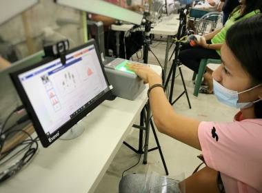 Philippines phân phối 16 triệu thẻ ID sinh trắc học - Máy in thẻ nhựa, máy dập nổi, đầu đọc thẻ nhựa