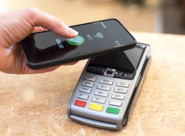Dự báo không tiếp xúc sẽ chiếm 57% tổng giao dịch POS - Máy in thẻ nhựa, máy dập nổi, đầu đọc thẻ nhựa